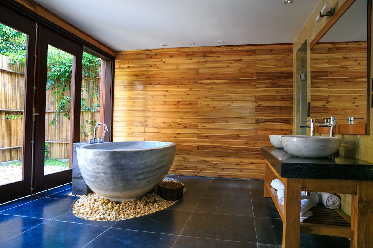 opter pour un sol bleu comme Carrelage pour salle de bain