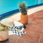 Guide pratique pour sélectionner le carrelage parfait de votre terrasse de piscine