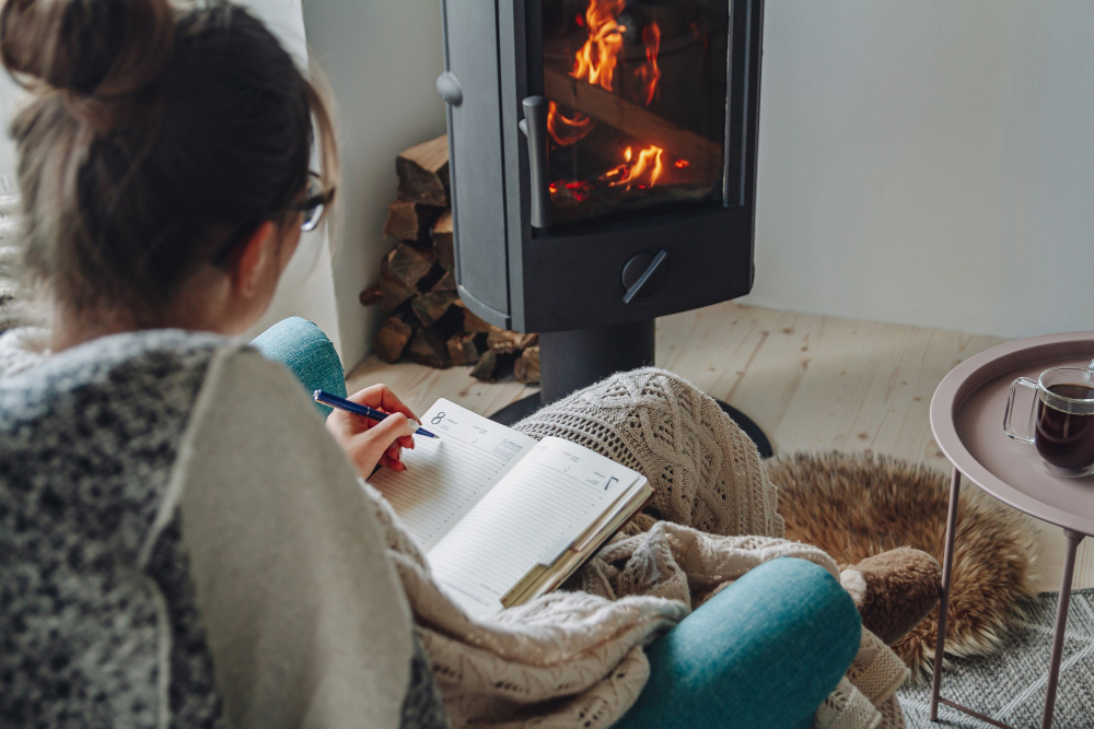 Comment faire un feu de cheminée facilement et le garder longtemps